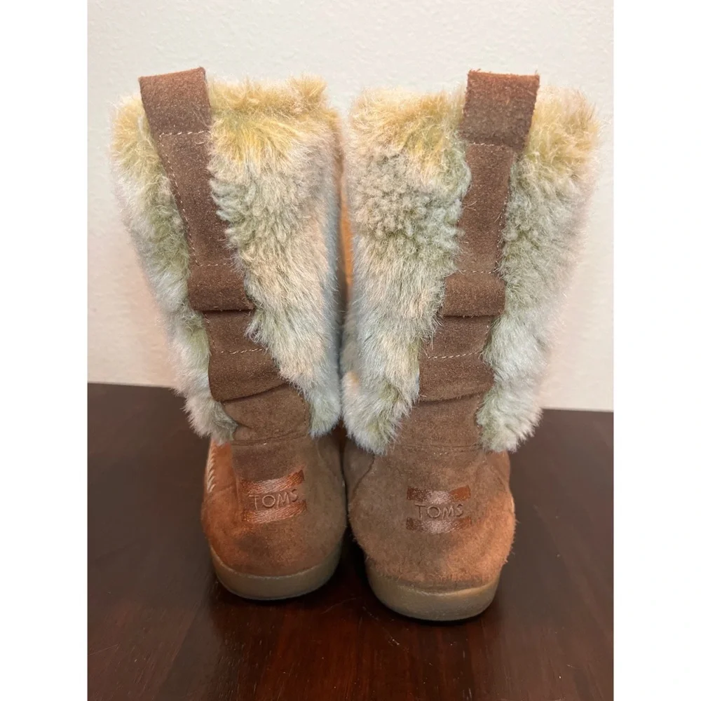 Toms Nepal Suede Boots‎ Size 8